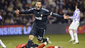 88看球网-1998年西甲联赛的赛季情况和冠军归属是怎样的？（1998甲a联赛）